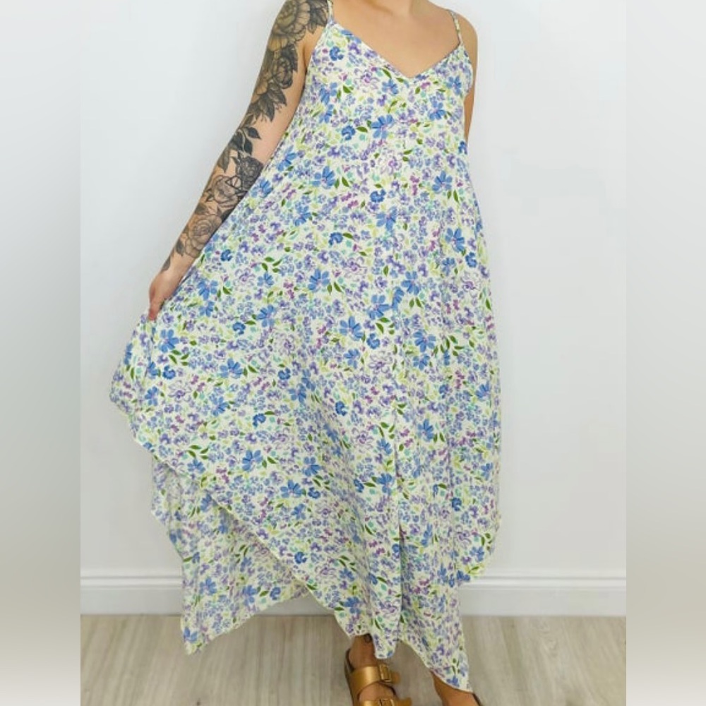 Blumin-New in bag Floral Maxi Dress. 3XL. The material is lightweight. Poly